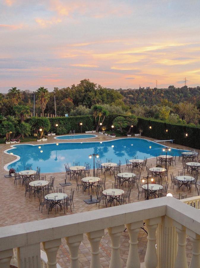Hotel Villa Medici Рокка-Сан-Джованни Экстерьер фото