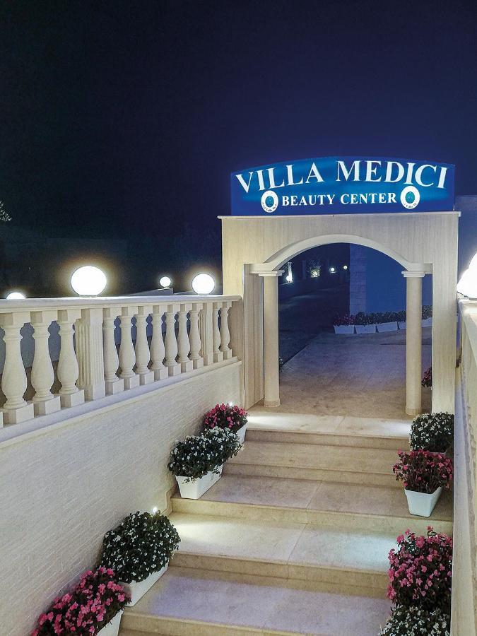 Hotel Villa Medici Рокка-Сан-Джованни Экстерьер фото