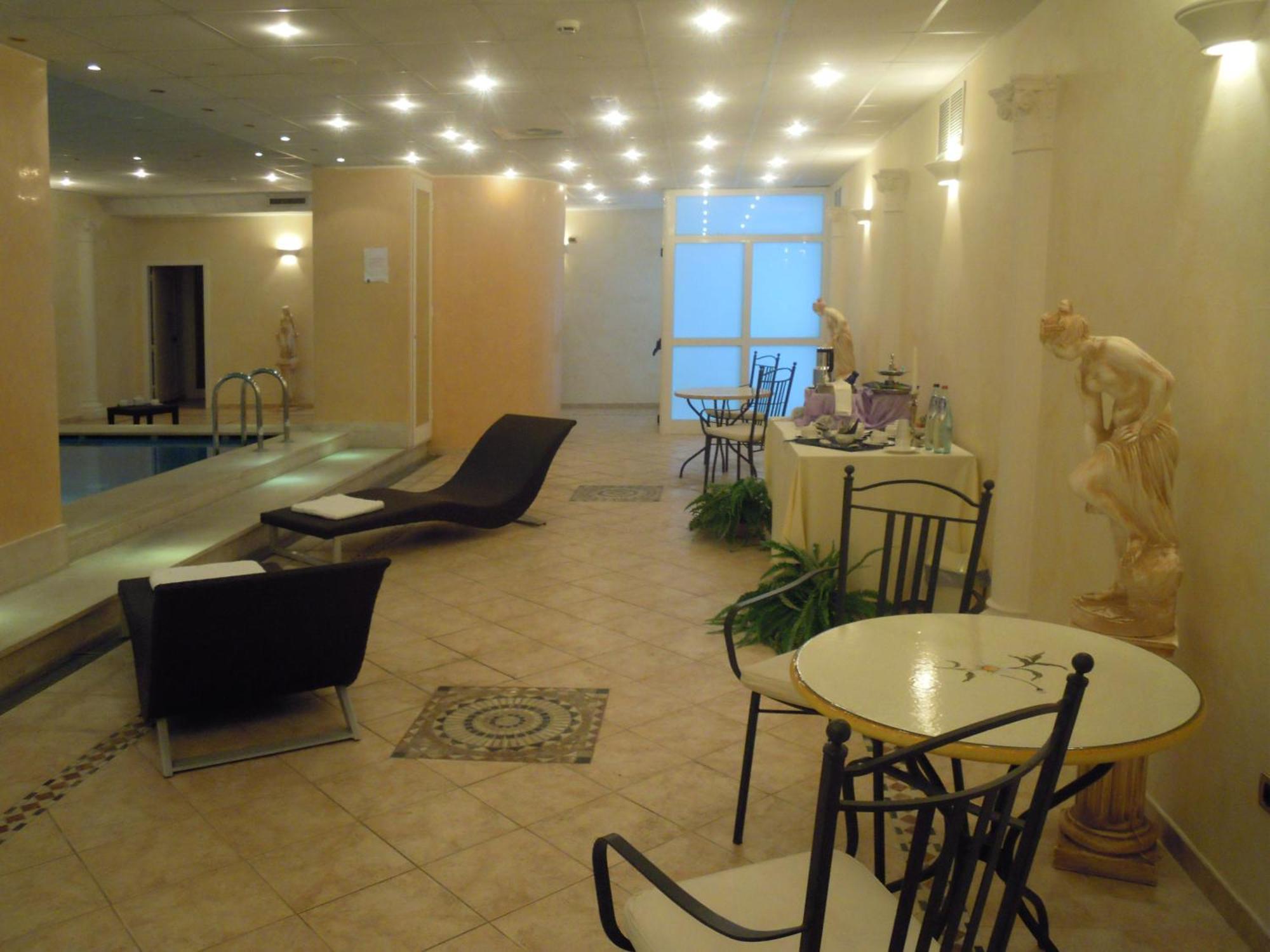 Hotel Villa Medici Рокка-Сан-Джованни Экстерьер фото