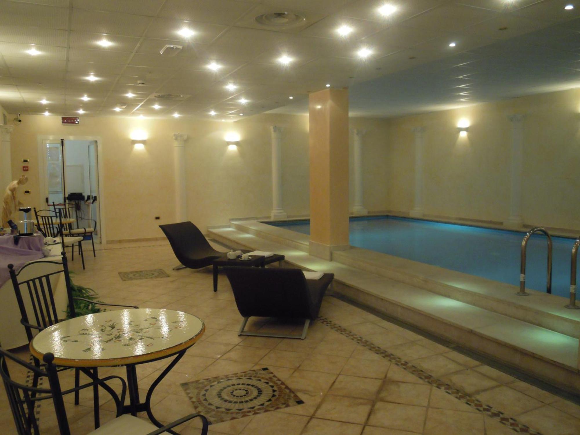 Hotel Villa Medici Рокка-Сан-Джованни Экстерьер фото