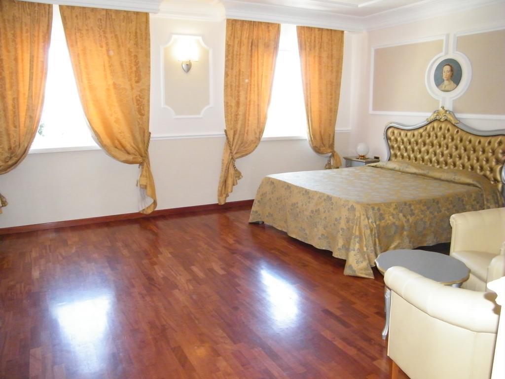 Hotel Villa Medici Рокка-Сан-Джованни Экстерьер фото