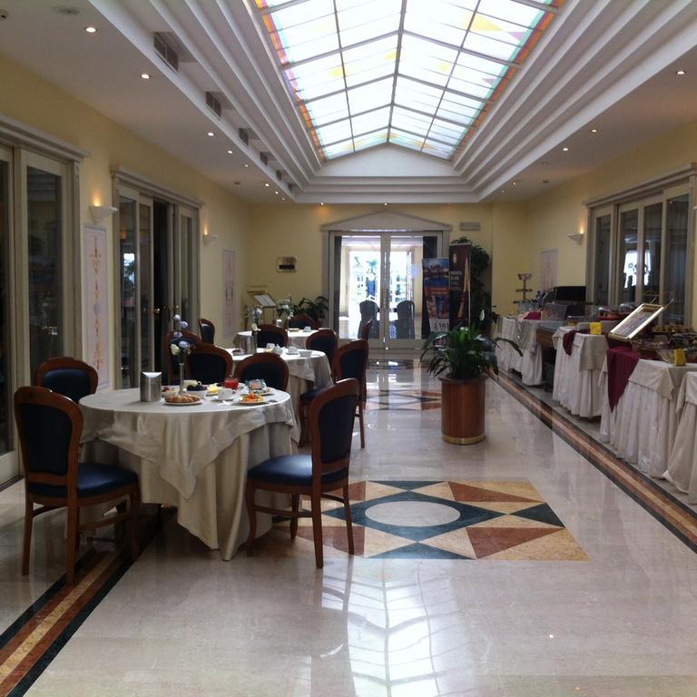 Hotel Villa Medici Рокка-Сан-Джованни Экстерьер фото
