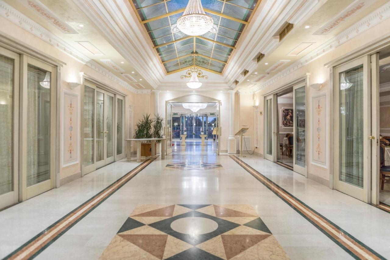 Hotel Villa Medici Рокка-Сан-Джованни Экстерьер фото